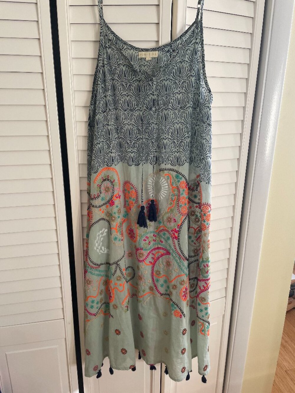 100% Viscose summer dress.